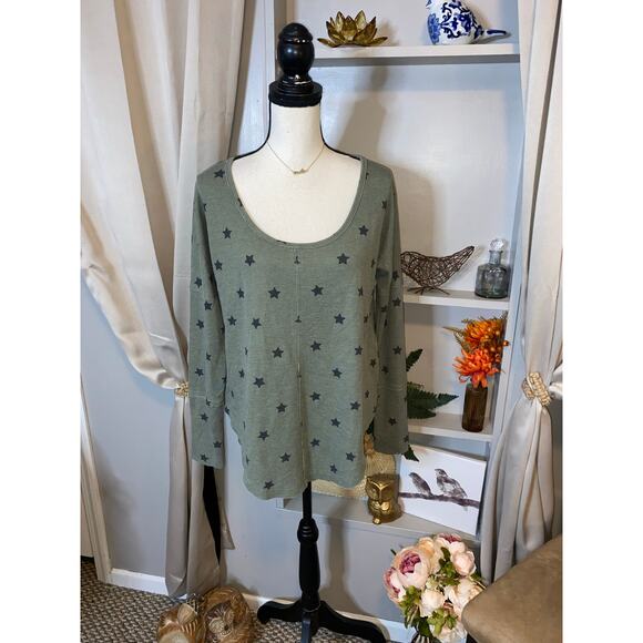 NWT Lucky Brand M $59.50 Army Green Black Stars Distressed Hem Oversized Top - Picture 1 of 12